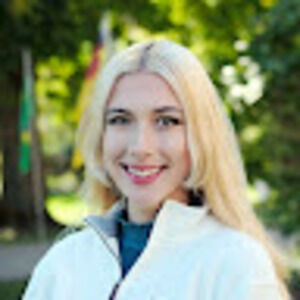 Meet your Posher, Loreena